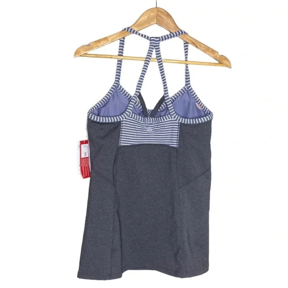 ✨NWT Athleta Gray Striped Built In Bra Fulfillment Tank Top Size Medium - Picture 6 of 9